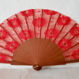 519 Pitsiä ja kultalankaa